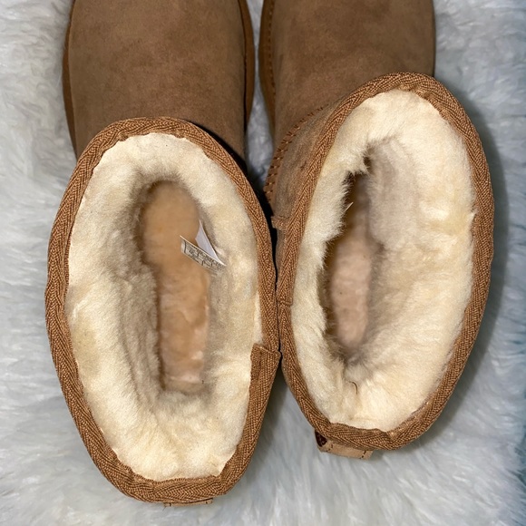 Ugg Classic Mini II Boot in Chestnut Size 10 Women - Picture 13 of 14